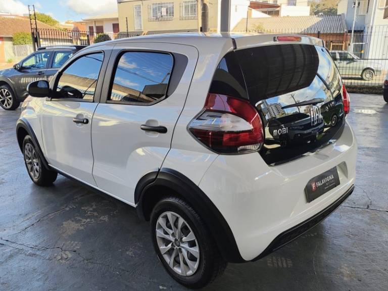 FIAT - MOBI - 2022/2023 - Branca - R$ 51.500,00