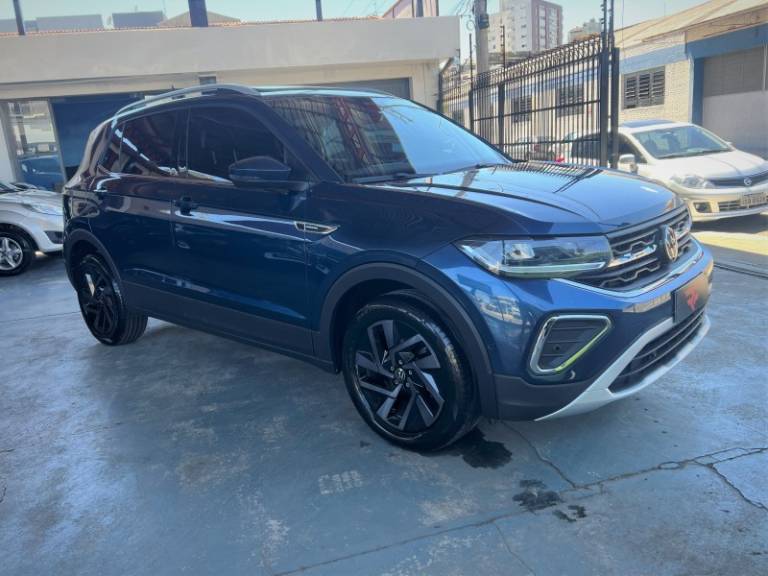 VOLKSWAGEN - T-CROSS - 2024/2025 - Azul - R$ 155.000,00
