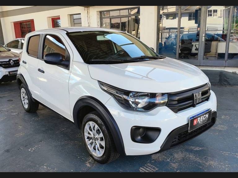 FIAT - MOBI - 2022/2023 - Branca - R$ 51.500,00