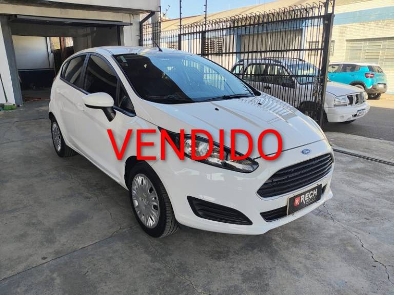 FORD - FIESTA - 2015/2015 - Branca - R$ 44.990,00