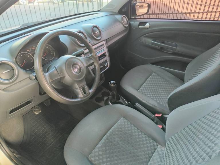 VOLKSWAGEN - SAVEIRO - 2014/2015 - Branca - R$ 45.900,00
