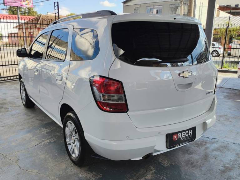 CHEVROLET - SPIN - 2015/2016 - Branca - R$ 62.900,00