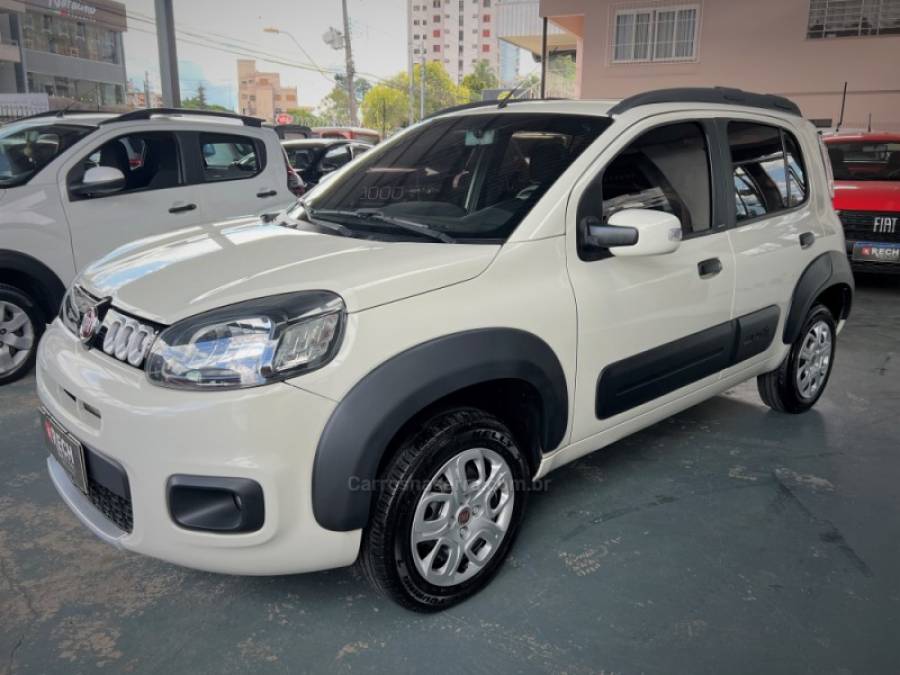 FIAT - UNO - 2014/2015 - Branca - R$ 38.900,00