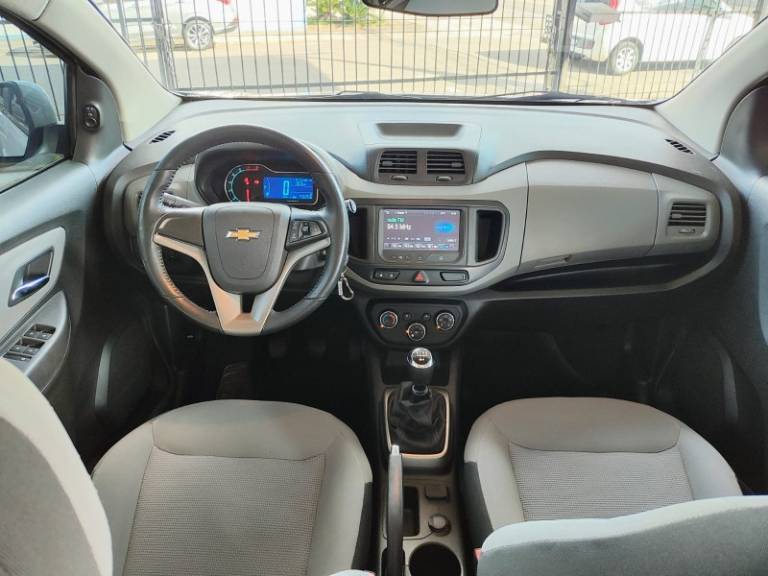 CHEVROLET - SPIN - 2015/2016 - Branca - R$ 62.900,00