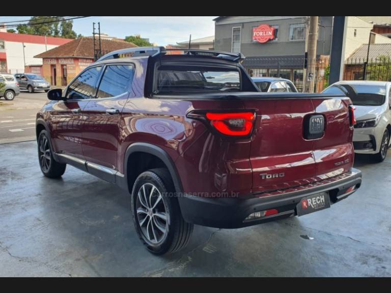 FIAT - TORO - 2021/2021 - Vermelha - R$ 135.000,00