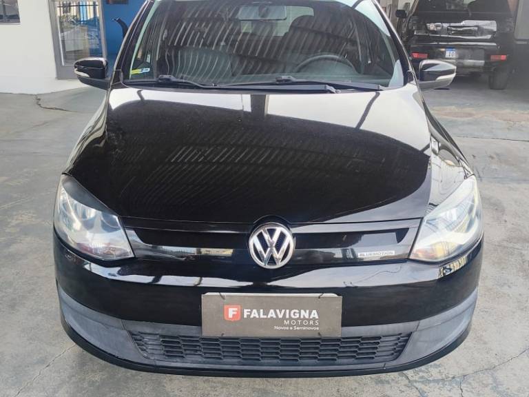VOLKSWAGEN - FOX - 2014/2014 - Preta - R$ 38.800,00