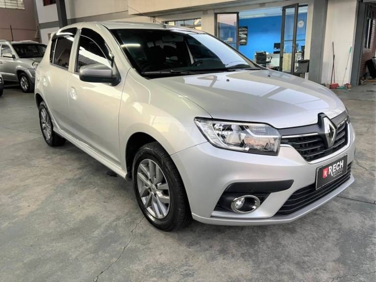 RENAULT - SANDERO - 2021/2022 - Prata - R$ 61.900,00