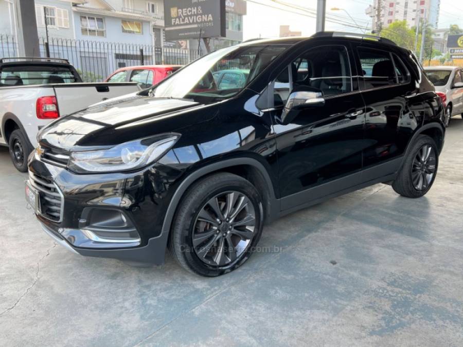 CHEVROLET - TRACKER - 2017/2018 - Preta - R$ 89.990,00