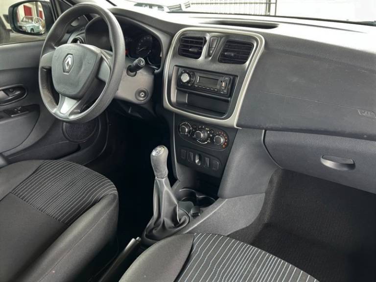 RENAULT - SANDERO - 2016/2017 - Branca - R$ 41.900,00