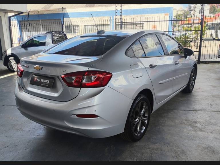 CHEVROLET - CRUZE - 2019/2010 - Prata - R$ 89.990,00