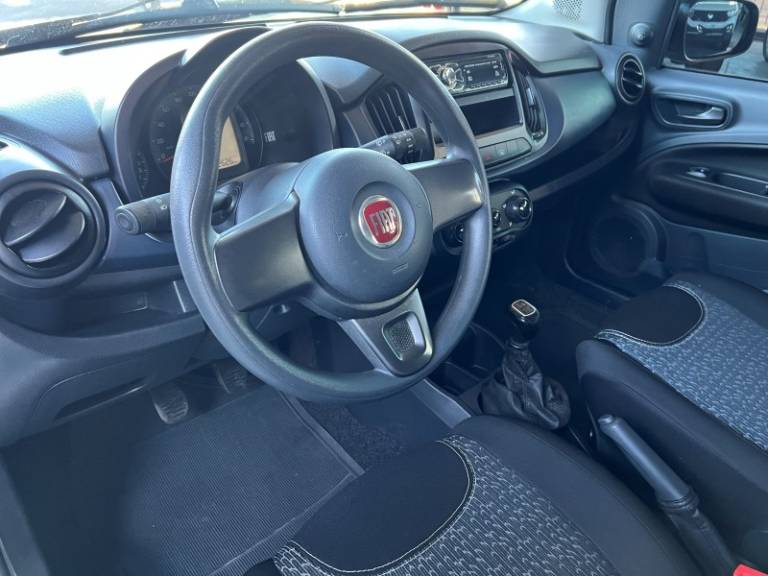 FIAT - UNO - 2021/2021 - Prata - R$ 49.600,00