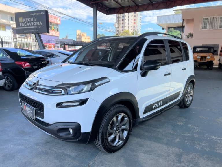 CITROËN - AIRCROSS - 2016/2017 - Branca - R$ 55.500,00