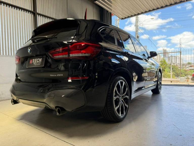 BMW - X1 - 2020/2021 - Preta - R$ 214.990,00