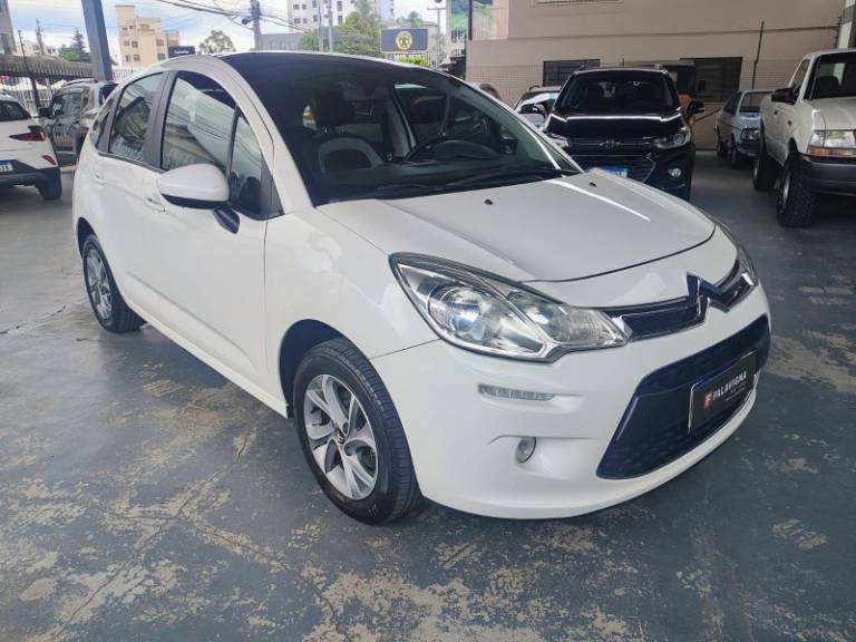 CITROËN - C3 - 2014/2015 - Branca - R$ 39.900,00