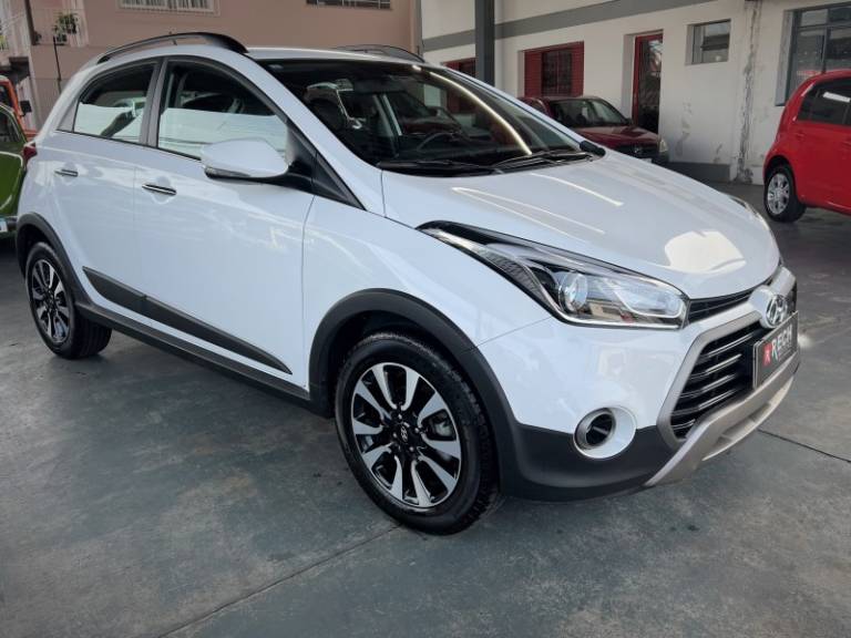 HYUNDAI - HB20X - 2018/2019 - Branca - R$ 79.990,00