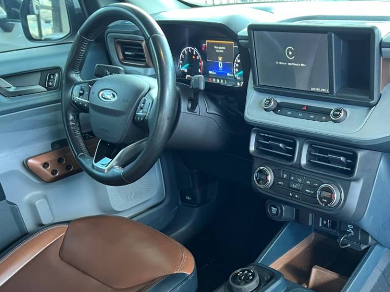 FORD - MAVERICK - 2022/2022 - Prata - R$ 165.000,00