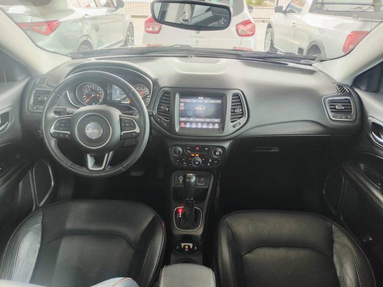 JEEP - COMPASS - 2017/2018 - Preta - R$ 86.900,00