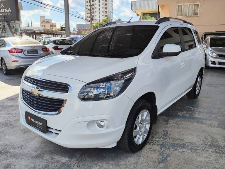 CHEVROLET - SPIN - 2015/2016 - Branca - R$ 62.900,00