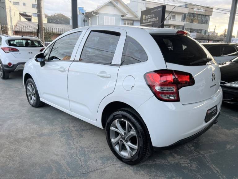 CITROËN - C3 - 2016/2017 - Branca - R$ 46.000,00