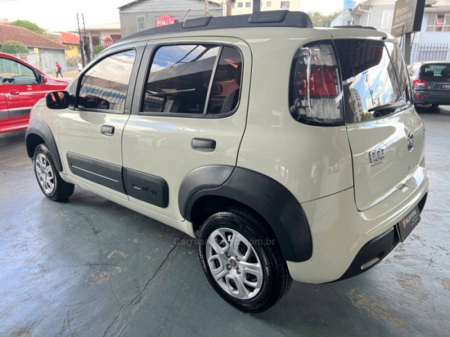 FIAT - UNO - 2014/2015 - Branca - R$ 38.900,00