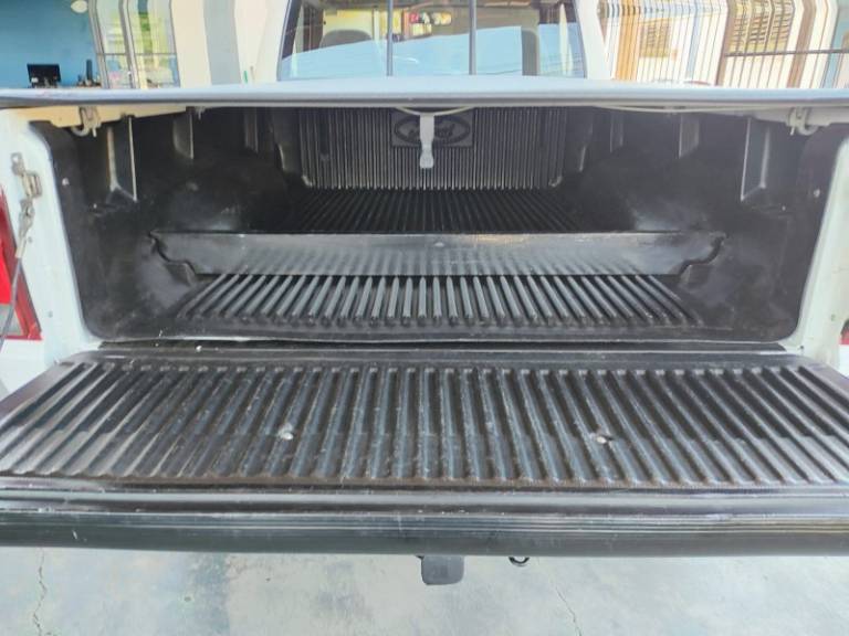 FORD - RANGER - 2002/2002 - Branca - R$ 74.990,00