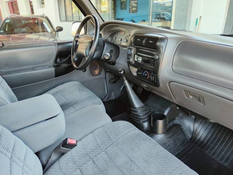 FORD - RANGER - 2002/2002 - Branca - R$ 74.990,00