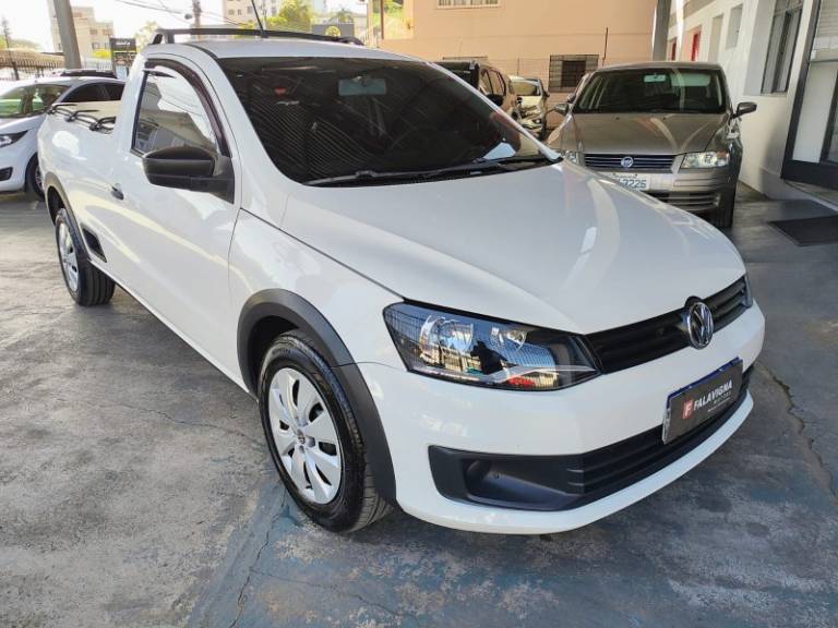 VOLKSWAGEN - SAVEIRO - 2014/2015 - Branca - R$ 45.900,00