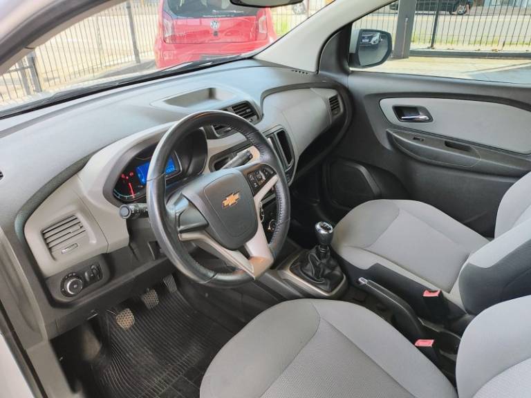 CHEVROLET - SPIN - 2015/2016 - Branca - R$ 62.900,00