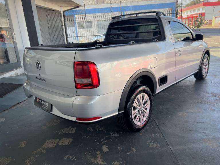 VOLKSWAGEN - SAVEIRO - 2021/2022 - Prata - R$ 71.900,00