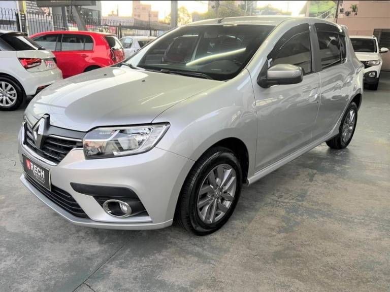 RENAULT - SANDERO - 2021/2022 - Prata - R$ 61.900,00