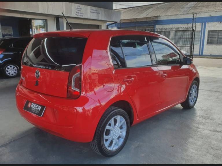 VOLKSWAGEN - UP - 2015/2016 - Vermelha - R$ 44.900,00