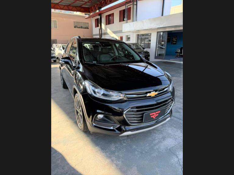 CHEVROLET - TRACKER - 2017/2018 - Preta - R$ 79.990,00