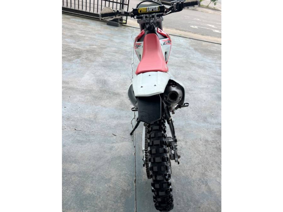 HONDA - CRF 230F - 2016/2016 - Vermelha - R$ 16.000,00