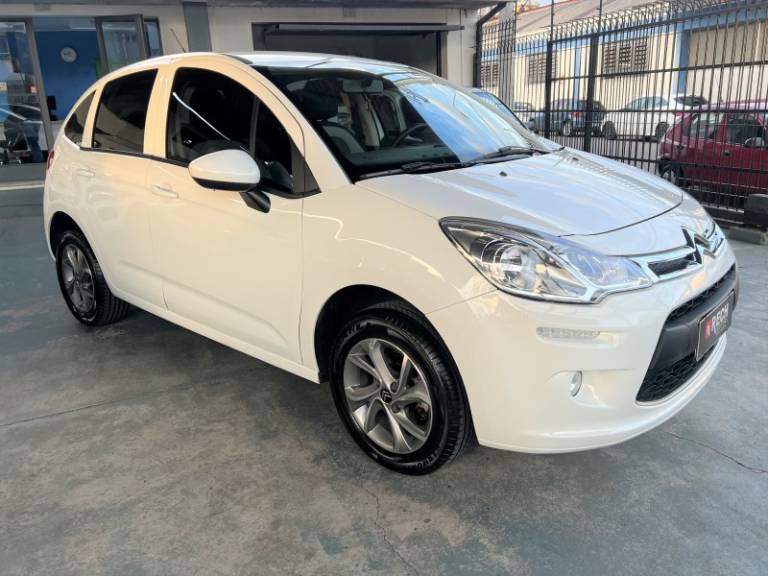 CITROËN - C3 - 2016/2017 - Branca - R$ 45.900,00