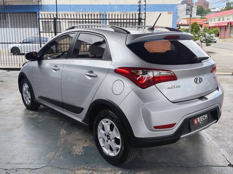 HYUNDAI - HB20X - 2015/2015 - Prata - R$ 53.800,00
