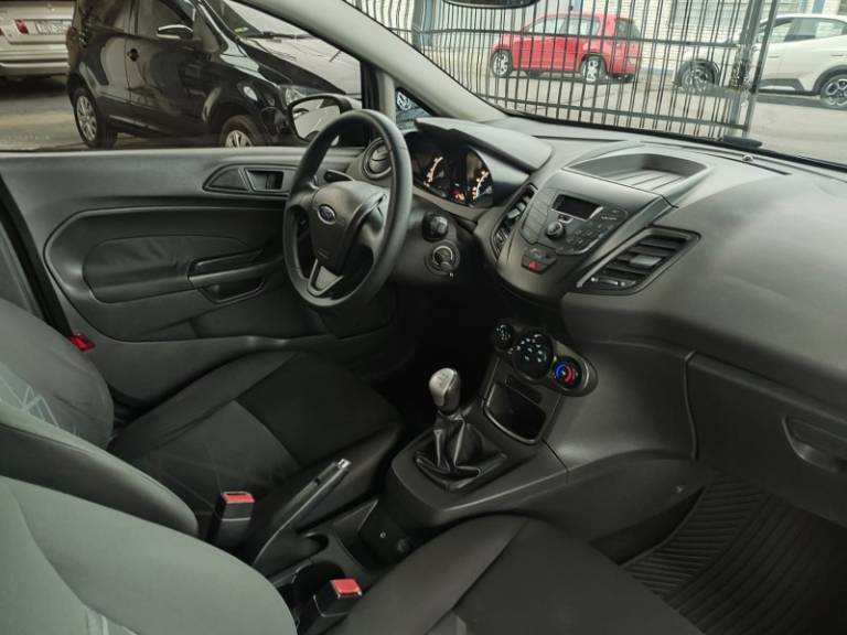 FORD - FIESTA - 2014/2014 - Preta - R$ 42.800,00