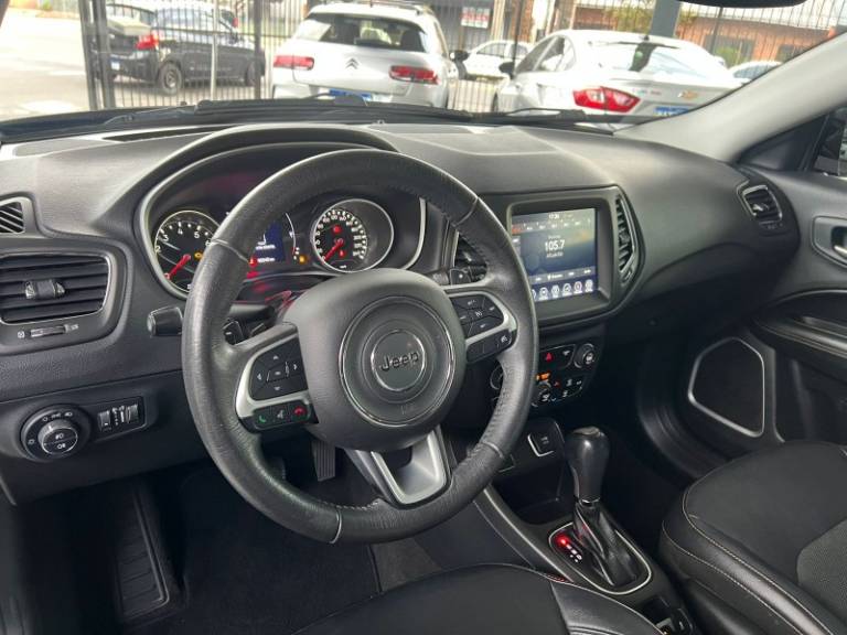 JEEP - COMPASS - 2017/2018 - Preta - R$ 86.900,00