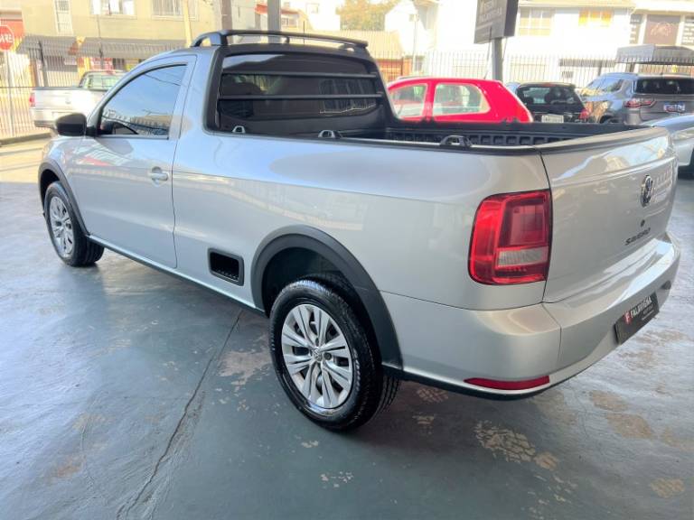VOLKSWAGEN - SAVEIRO - 2021/2022 - Prata - R$ 71.900,00