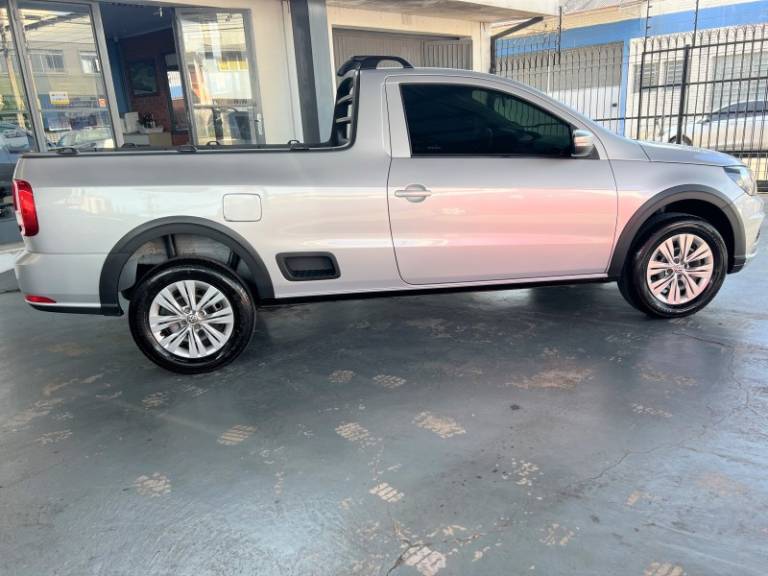 VOLKSWAGEN - SAVEIRO - 2021/2022 - Prata - R$ 71.900,00