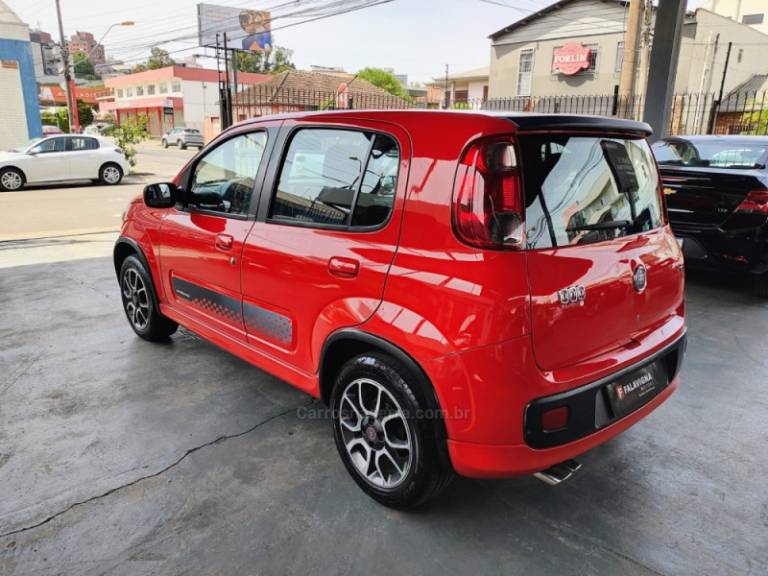 FIAT - UNO - 2012/2013 - Vermelha - R$ 37.900,00