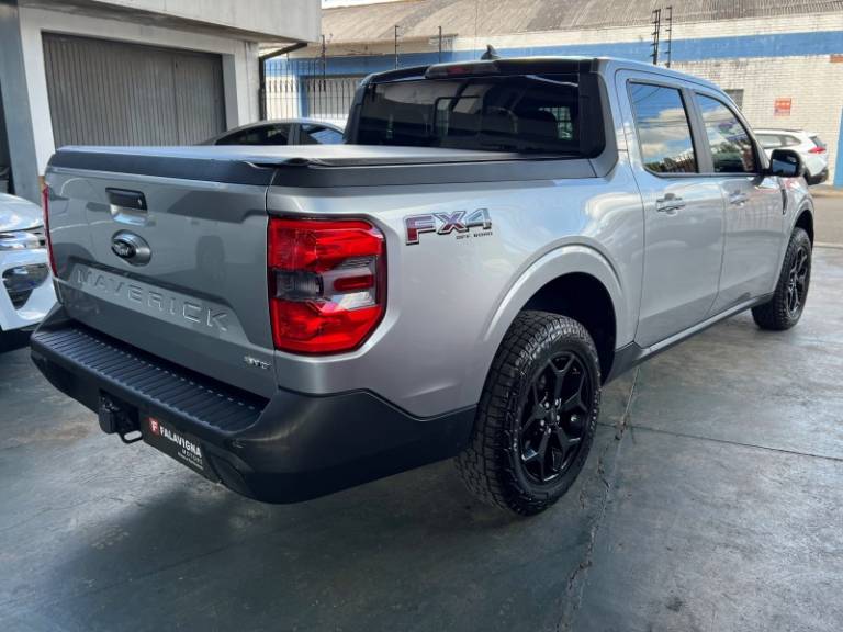 FORD - MAVERICK - 2022/2022 - Prata - R$ 165.000,00
