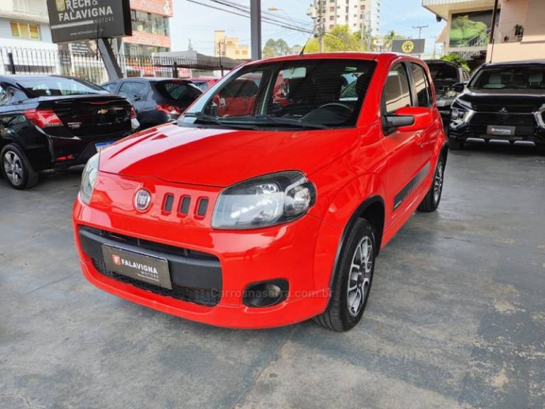FIAT - UNO - 2012/2013 - Vermelha - R$ 37.900,00