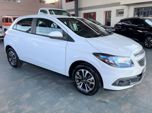 CHEVROLET - ONIX - 2015/2016 - Branca - R$ 58.000,00