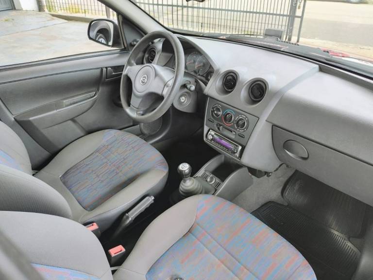 CHEVROLET - CELTA - 2009/2010 - Vermelha - R$ 21.900,00
