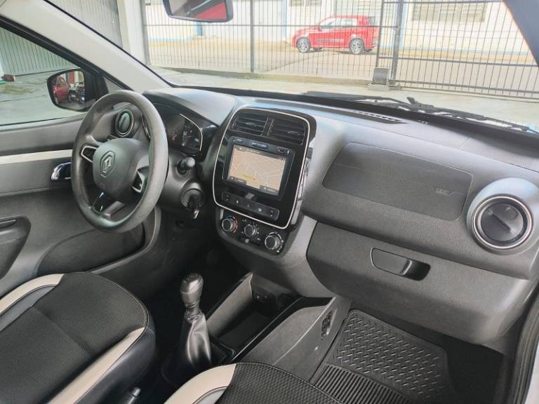 RENAULT - KWID - 2017/2018 - Prata - R$ 42.900,00