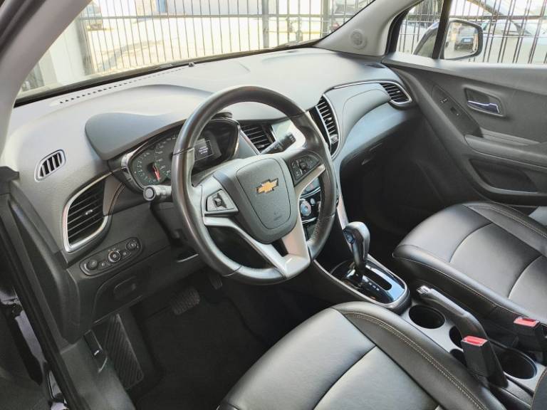 CHEVROLET - TRACKER - 2019/2019 - Preta - R$ 89.990,00