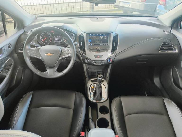 CHEVROLET - CRUZE - 2019/2010 - Prata - R$ 89.990,00