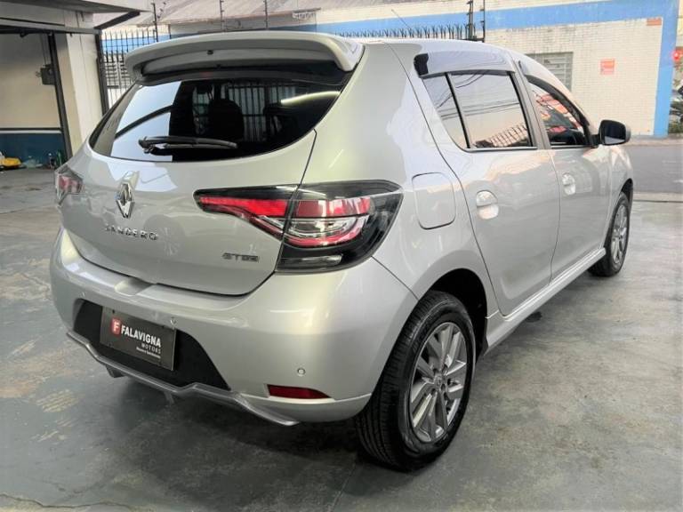 RENAULT - SANDERO - 2021/2022 - Prata - R$ 61.900,00